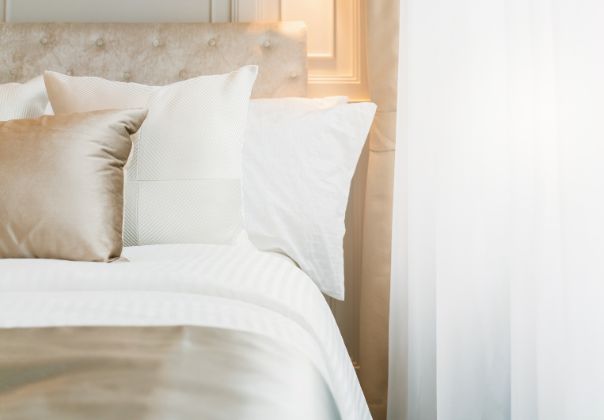 4 Unique and Stylish Ways To Make Your Bed