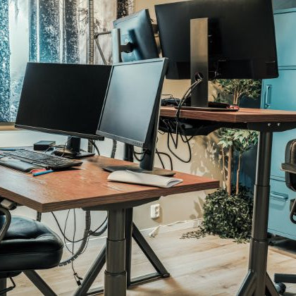 The Pros and Cons of Getting an Adjustable Height Desk