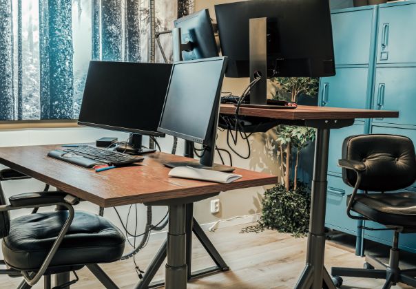 The Pros and Cons of Getting an Adjustable Height Desk