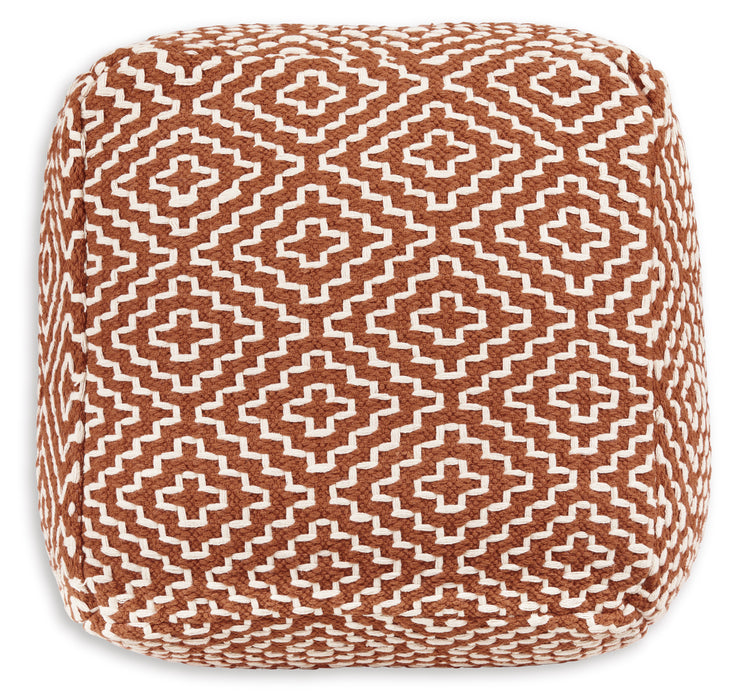 Brynnsen Pouf