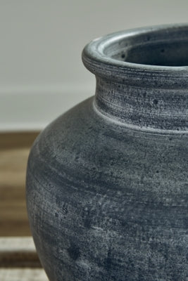 Meadie Vase