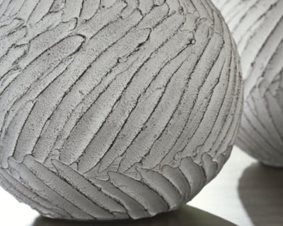 Shelvie Vase
