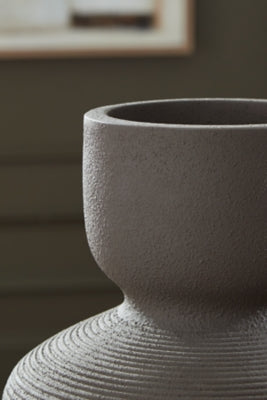 Dalsen Vase