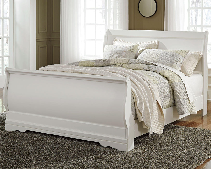 Anarasia Queen Sleigh Bed and Nightstand