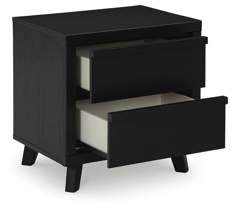 Danziar Queen Panel Platform Bed and 2 Nightstands