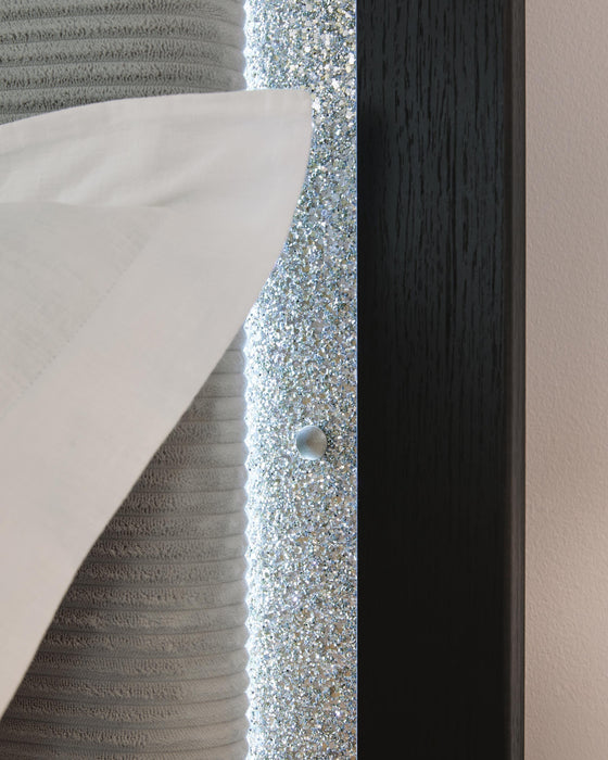 Maeling Queen Upholstered Panel Bed