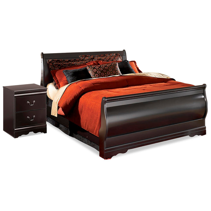 Huey Vineyard Queen Sleigh Bed and Nightstand