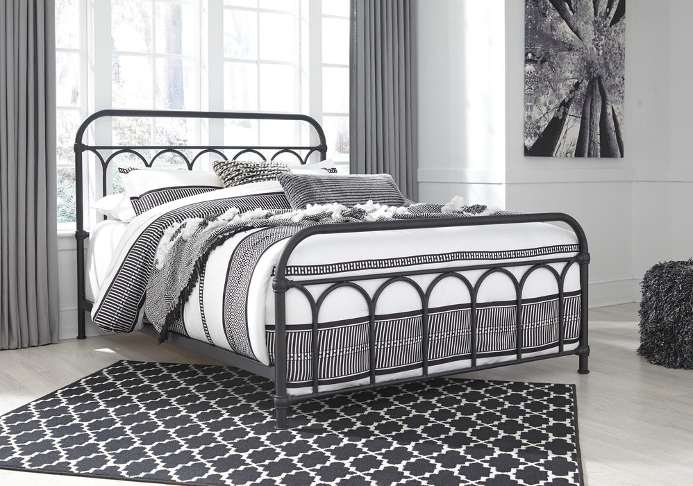 Nashburg Queen Metal Bed
