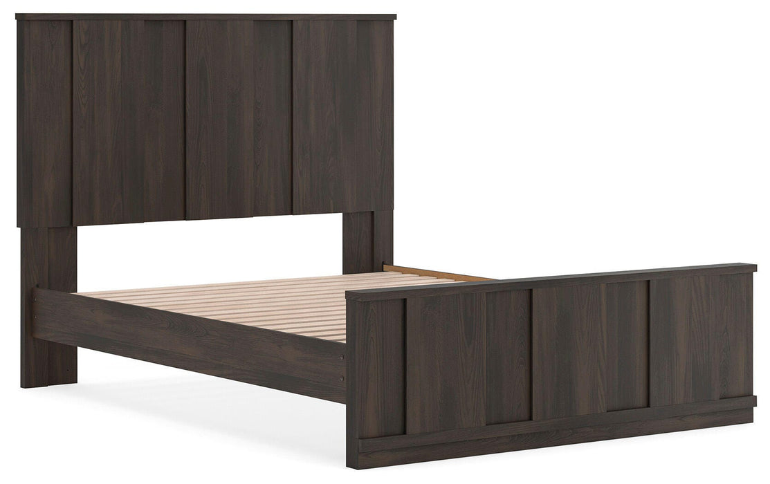 Shaehartin Queen Panel Platform Bed