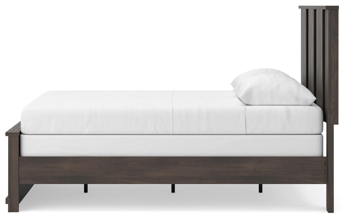 Shaehartin Queen Panel Bed