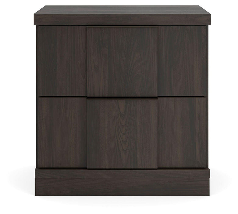 Shaehartin Nightstand