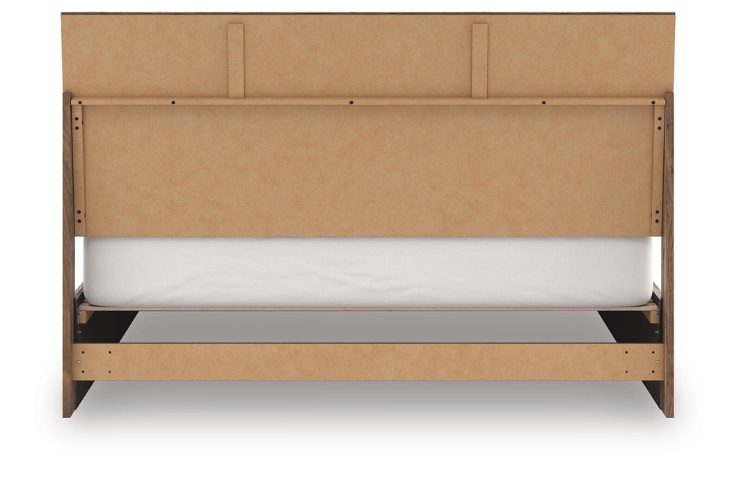 Zadilyn King Panel Bed