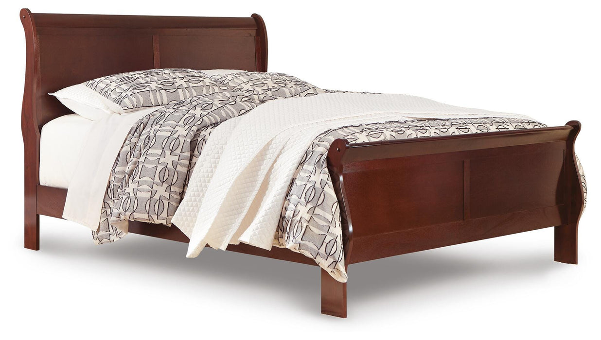 Alisdair Queen Sleigh Bed and 2 Nightstands