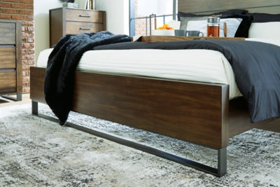 Zumbado Queen Panel Bed
