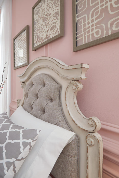 Realyn Twin Upholstered Panel Headboard