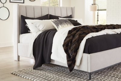 Freslowe King Upholstered Bed