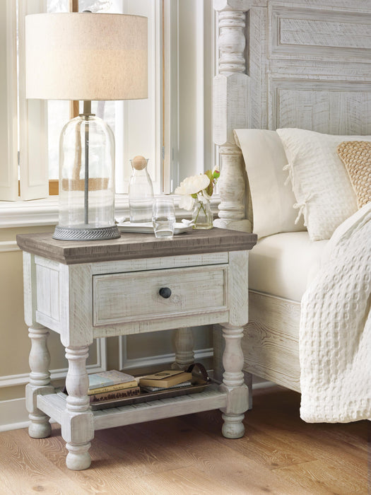 Havalance Nightstand