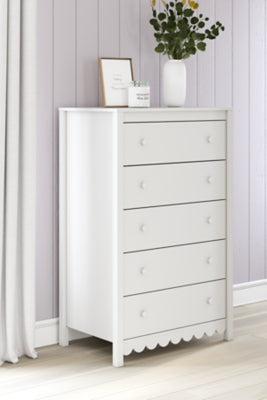 Hallityn Dresser
