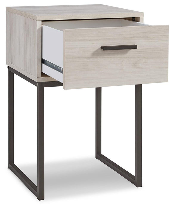 Socalle Queen Panel Platform Bed with Dresser and Nightstand