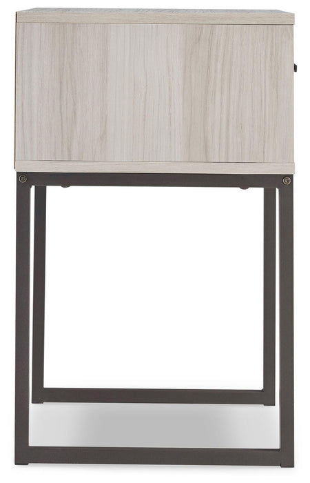 Socalle Queen Panel Platform Bed with Dresser and Nightstand