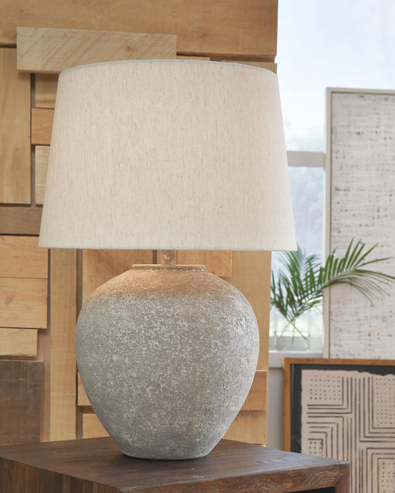 Dreward Table Lamp (Set of 2)