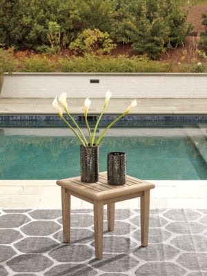 Gerianne Outdoor Occasional Table Package
