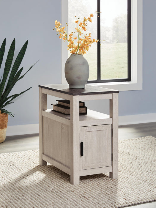 Fendenmore Chairside End Table