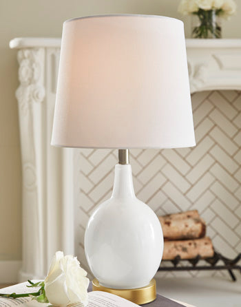 Arlomore Table Lamp